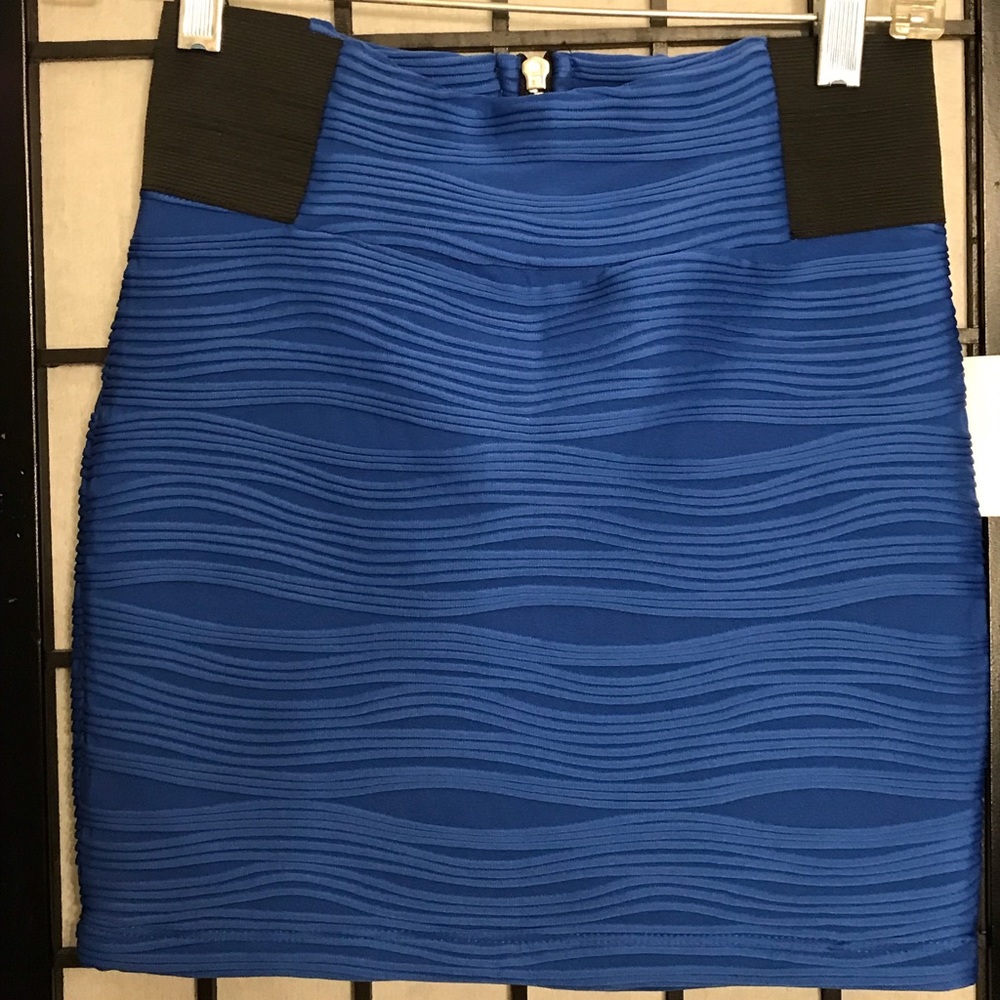 💙 Blue mini skirt